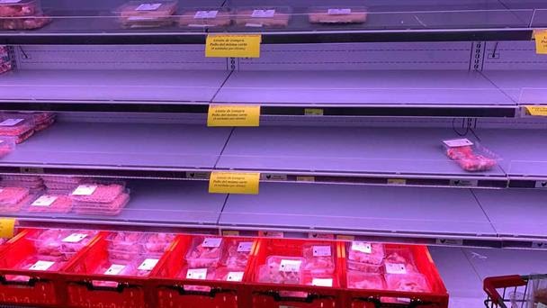 Escasez de pollo en Santo Domingo preocupa a consumidores