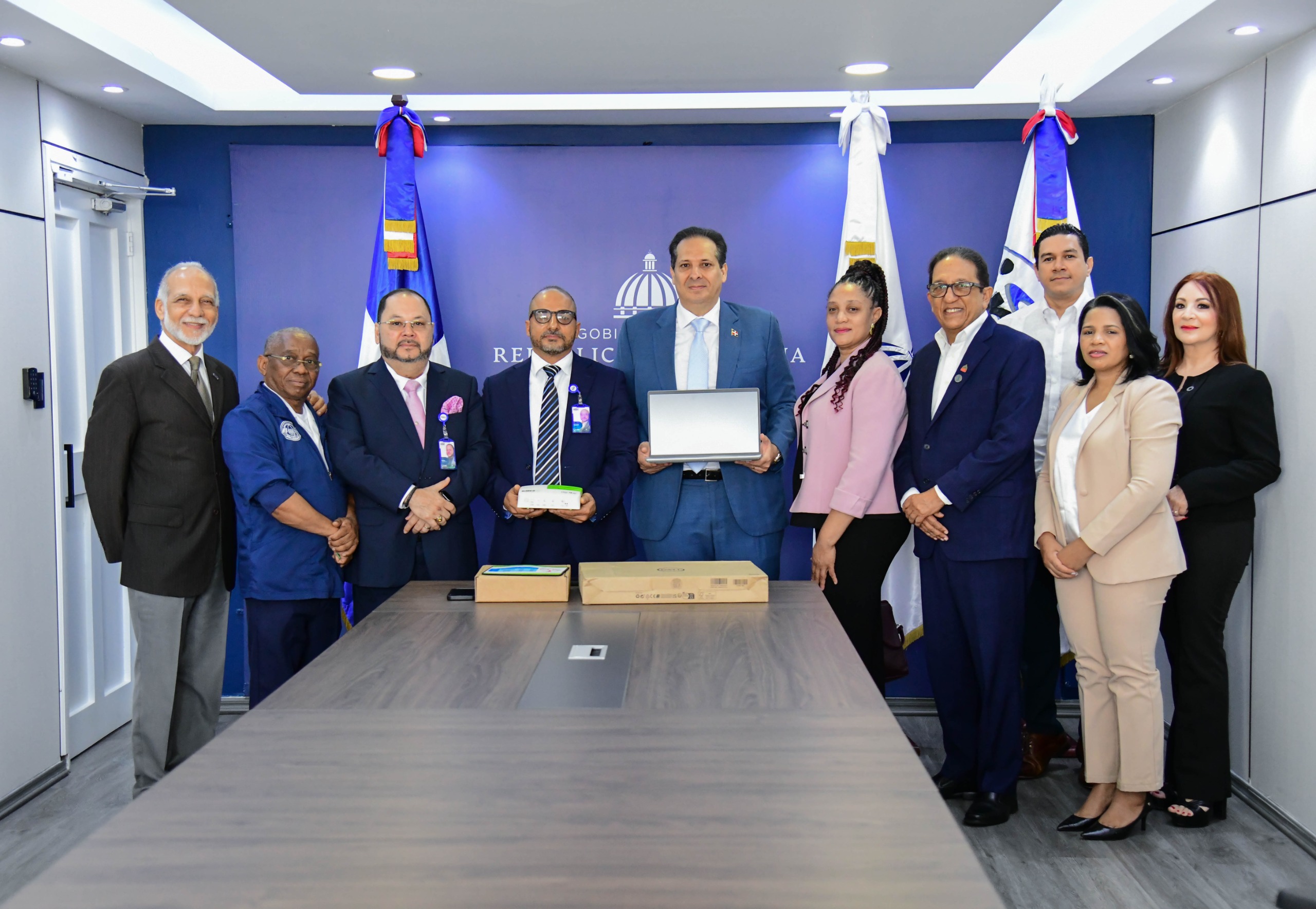 Ministerio de Salud entrega Doppler transcraneal en RD