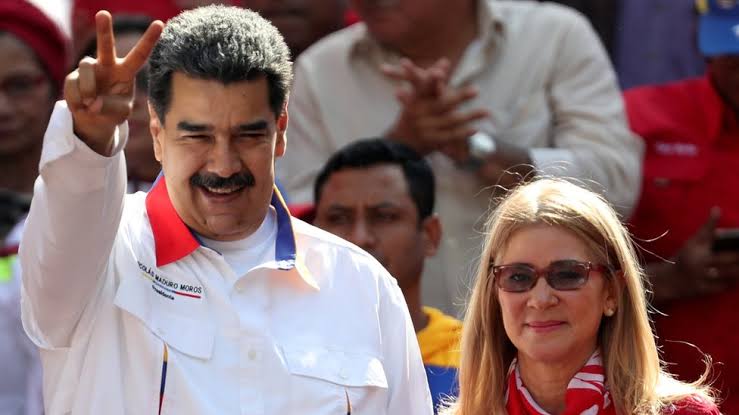 Maduro y esposa estarían detenidos en Puerto Rico; suspenden vuelos y restringen espacio aéreo de la isla