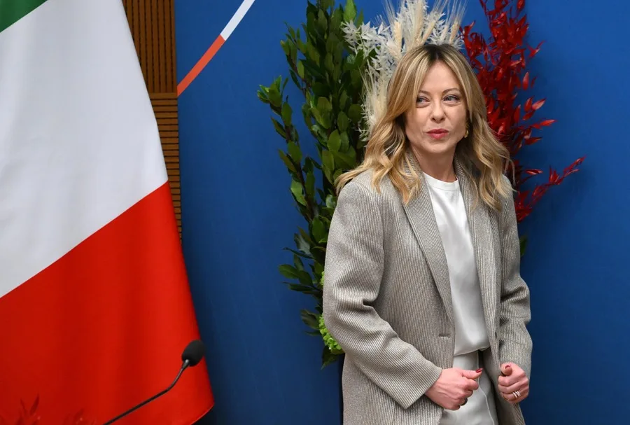Meloni descarta intervención militar de EE.UU. en groenlandia y solicita mayor apoyo de la otan