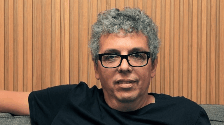 Pedro Guerra anuncia nuevos proyectos musicales y agenda de conciertos para 2026