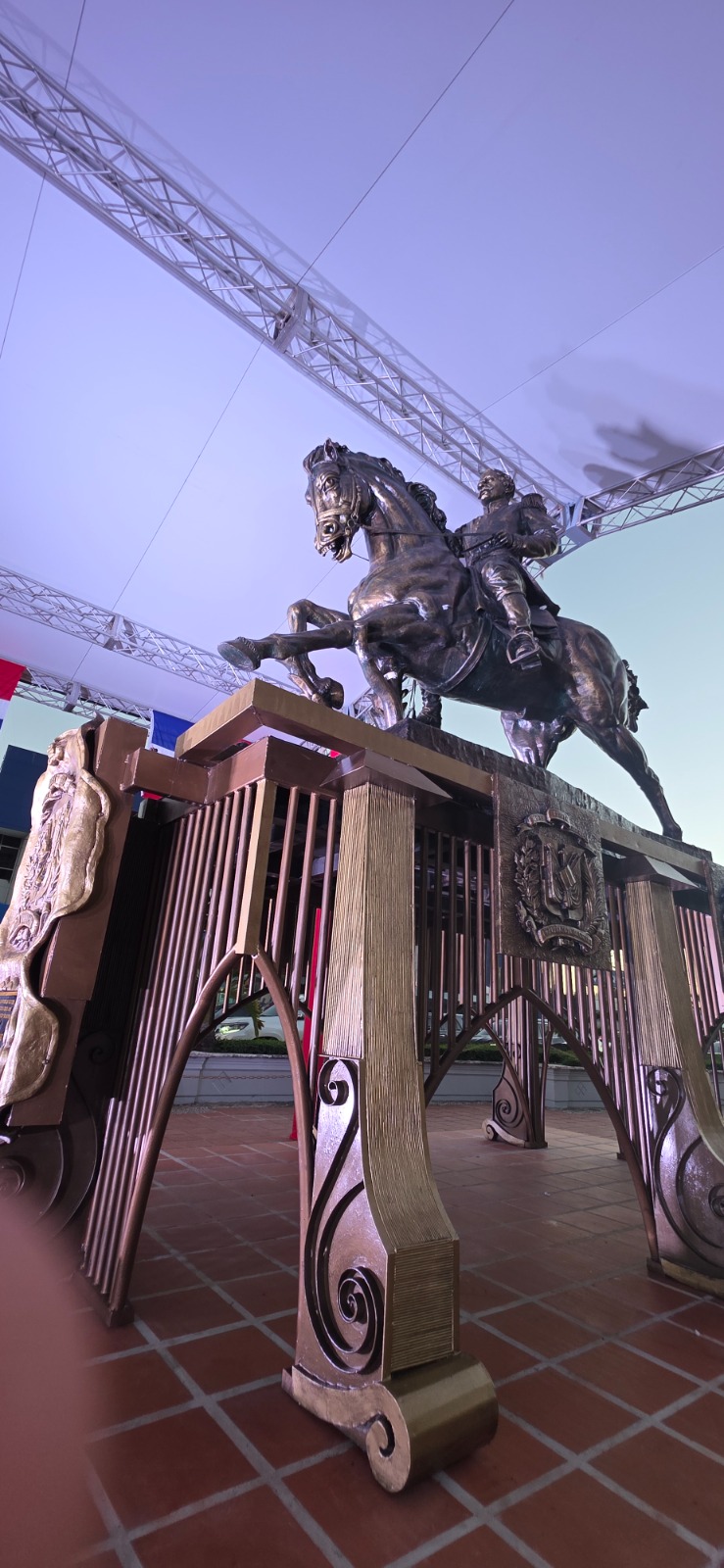 Instituto Duartiano devela primera estatua ecuestre del patricio