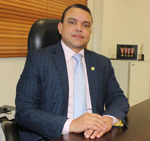 Luis Abinader designa a Julio César Landrón como nuevo director del Servicio Nacional de Salud
