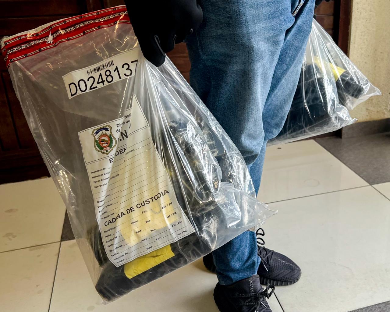DNCD incauta 18 paquetes de cocaína en Santo Domingo