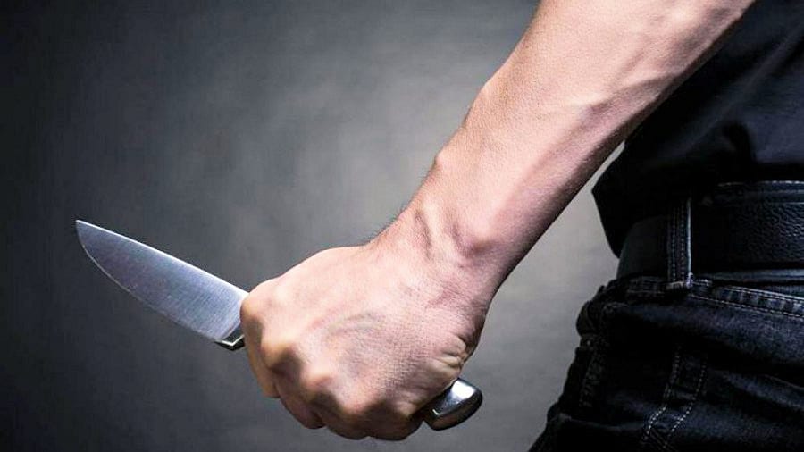 Joven hiere su madre y padrastro supuestamente por no dejarla tener novio