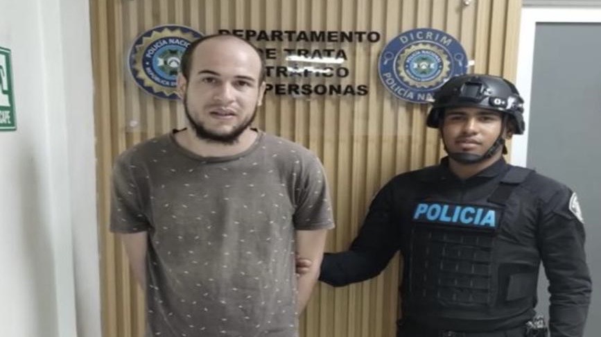 Arresto por acoso digital a adolescente en La Vega