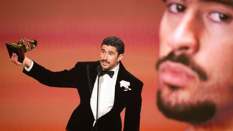 Bad Bunny lidera lista de latinos más galardonados en Premios Grammy 2026