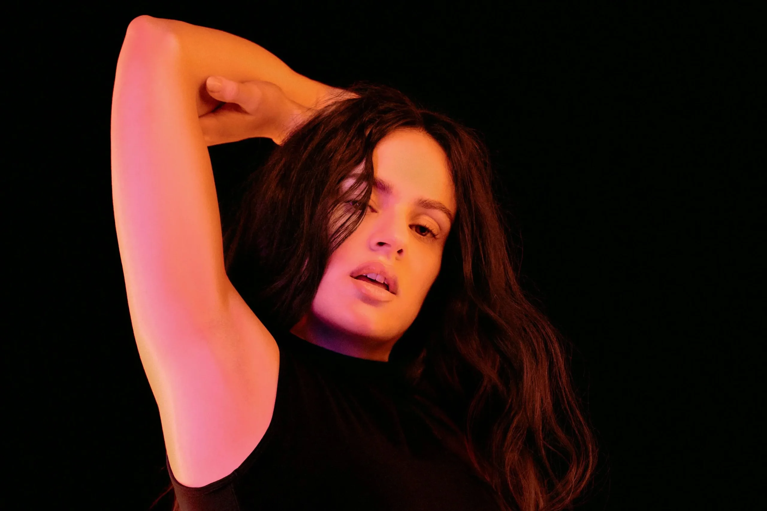 VIDEO | Calvin Klein lanza nuevo perfume de la mano de Rosalía