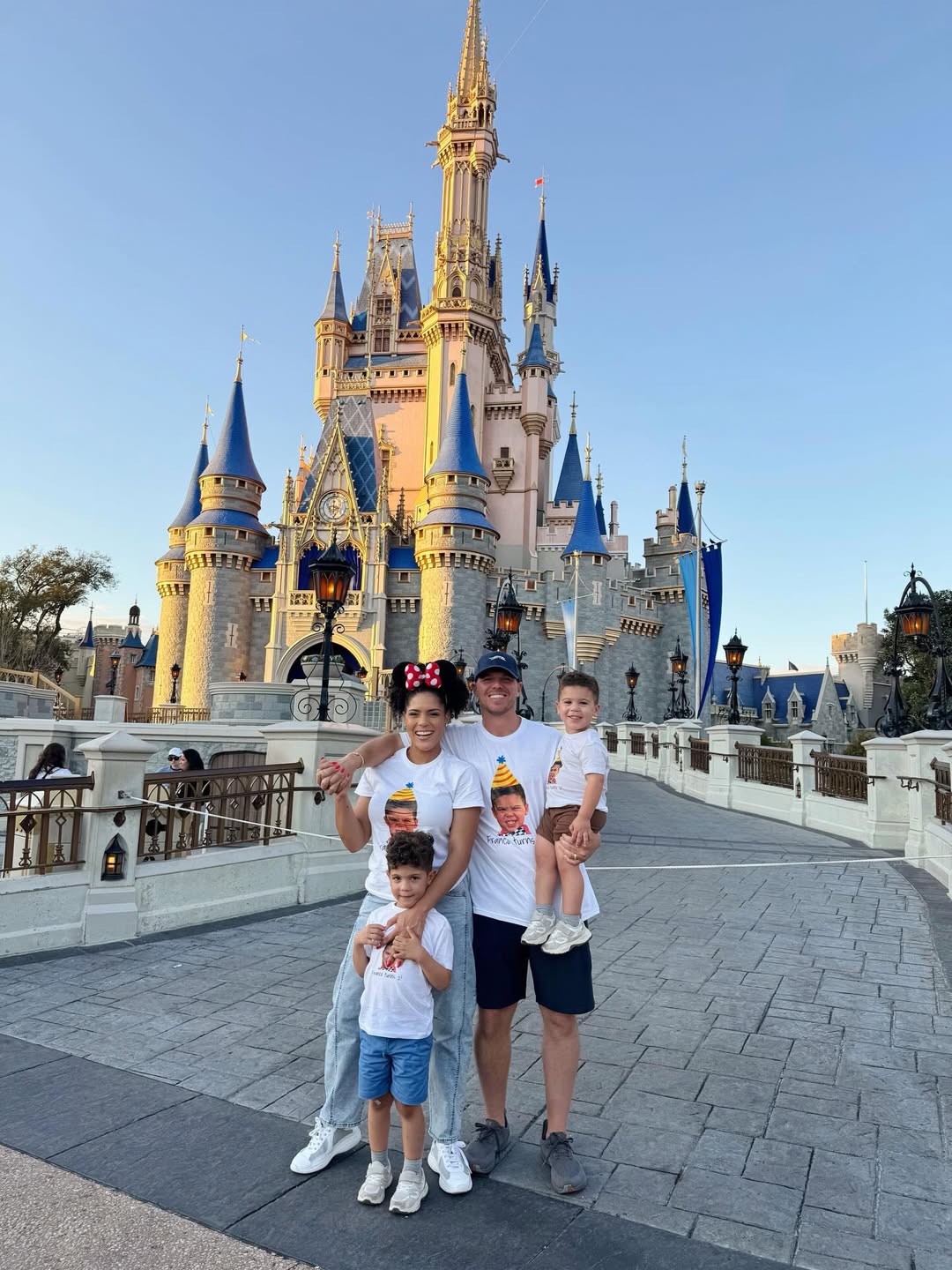 Francisca festeja el cumpleaños de su hijo Franco en Walt Disney World