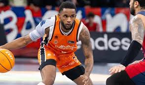 El dominicano Jean Montero encestó 29 puntos otorgó 8 asistencias y atrapó 4 rebotes con el Valencia en España