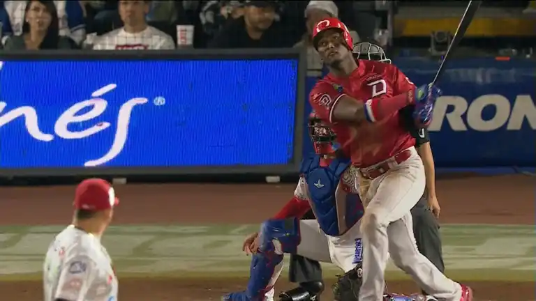 Junior Lake fue el héroe en la victoria de los Leones del Escogido sobre los Charros de Jalisco en la Serie del Caribe