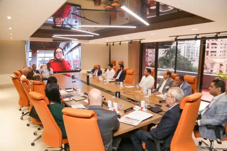 Comisión creada por el presidente sugiere la construcción de un nuevo estadio de béisbol en el sector ensanche La Fe