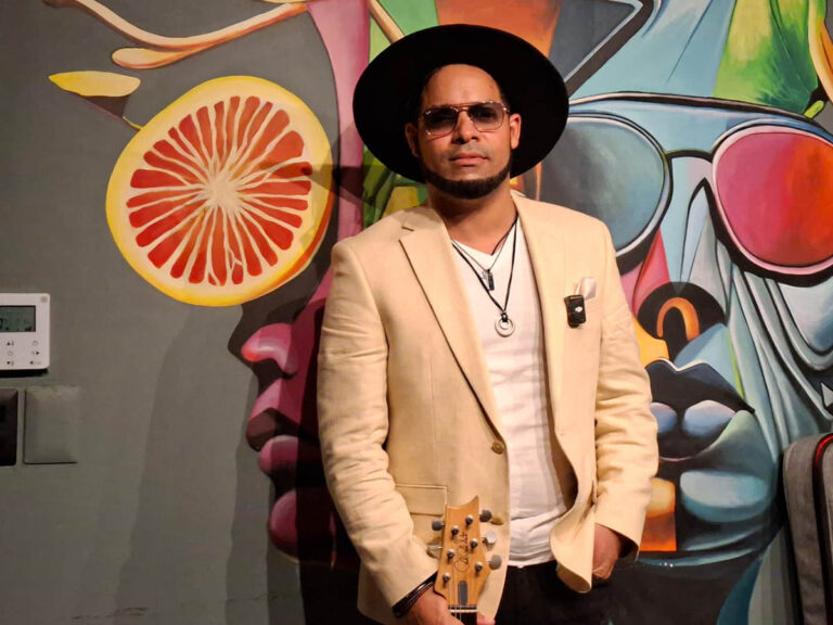Rioz, el cantautor que viene a conquistar la plaza dominicana con la calidad y originalidad de su música