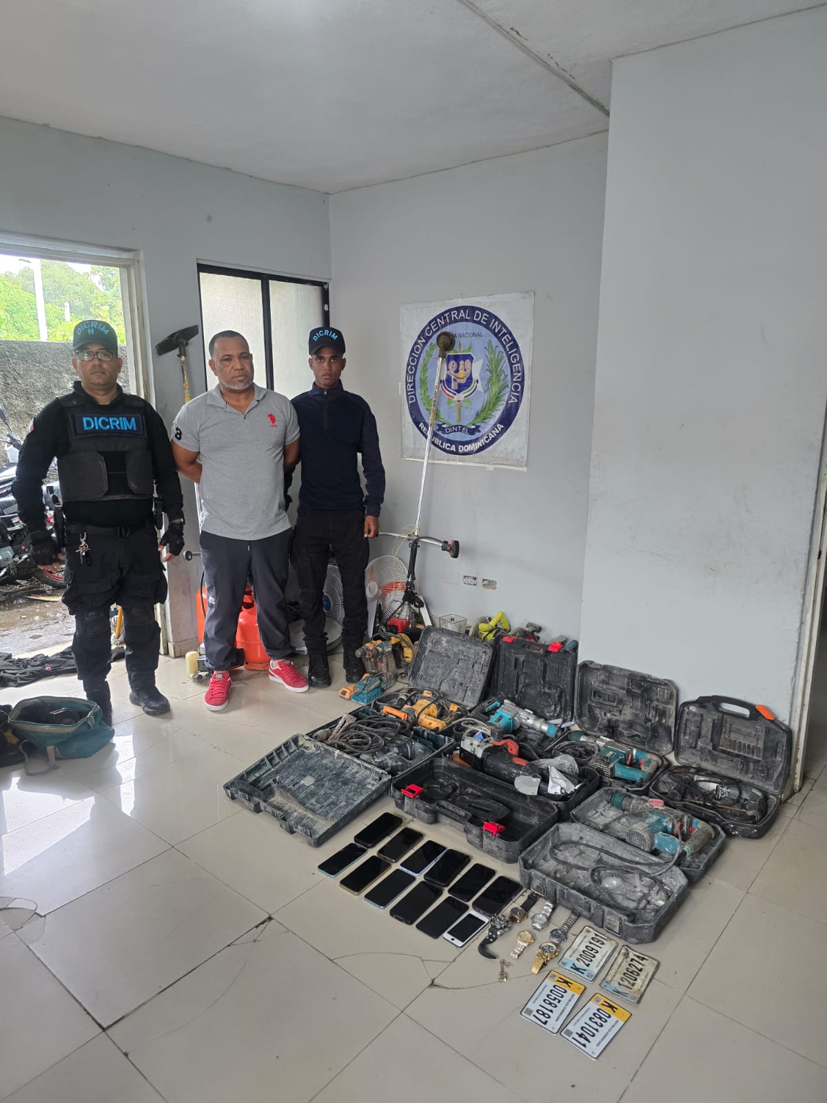 Allanamiento en Samaná: Ocupan 10 motocicletas robadas