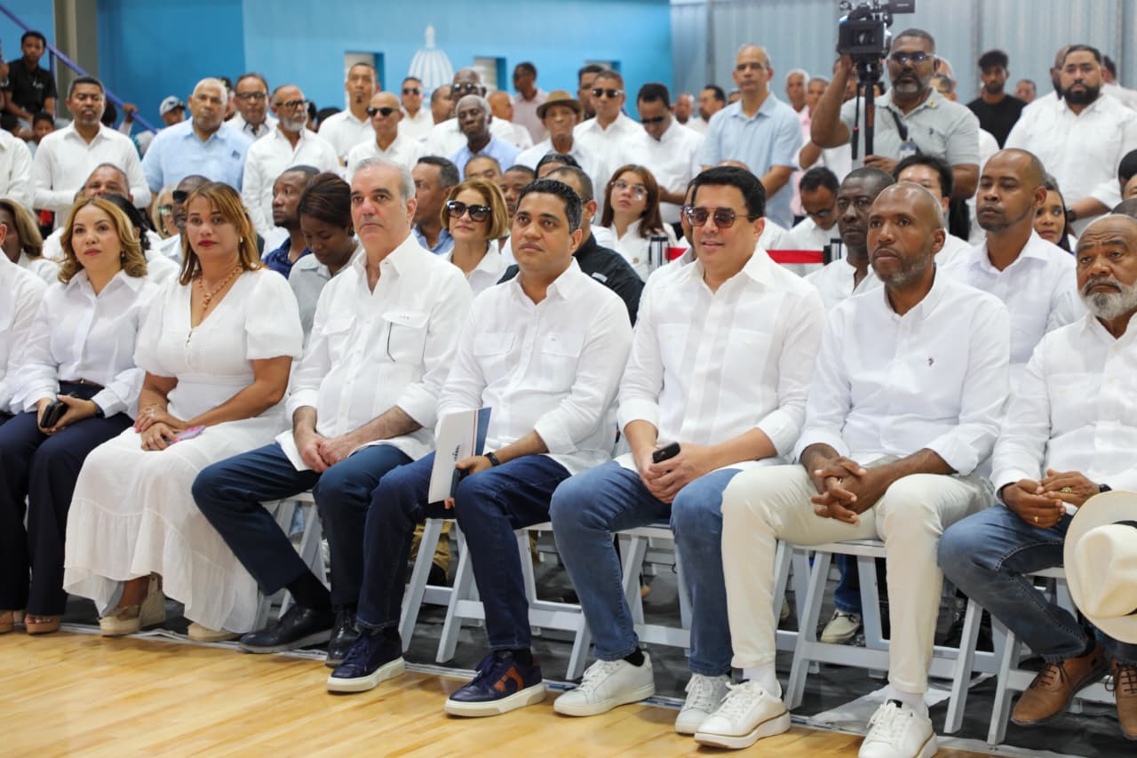 Inauguración del Club La Tribu en La Romana