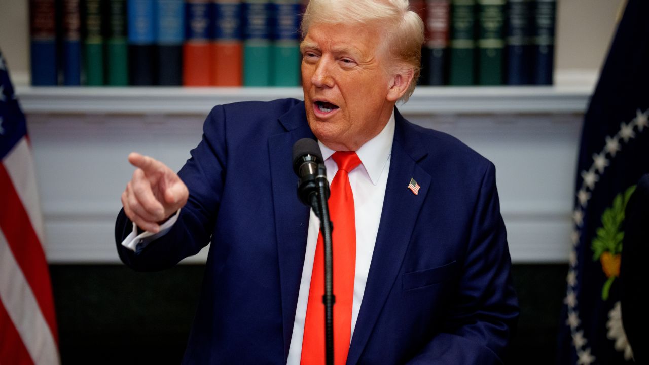 Trump Aumenta Aranceles al 15% tras Fallo Judicial