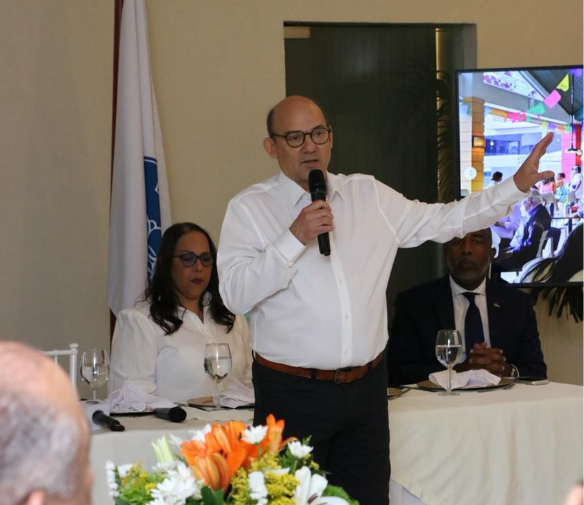 Transformación del Club Deportivo Naco en Santo Domingo