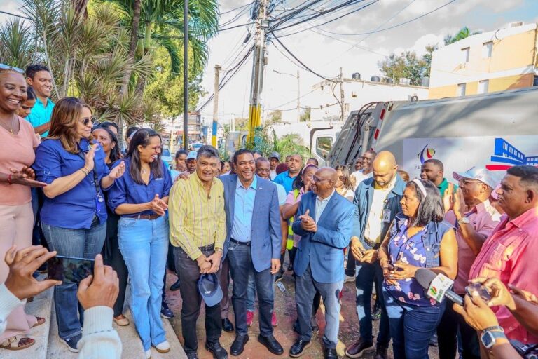 LMD acude en apoyo recolección de residuos en el municipio de Santo Domingo Oeste