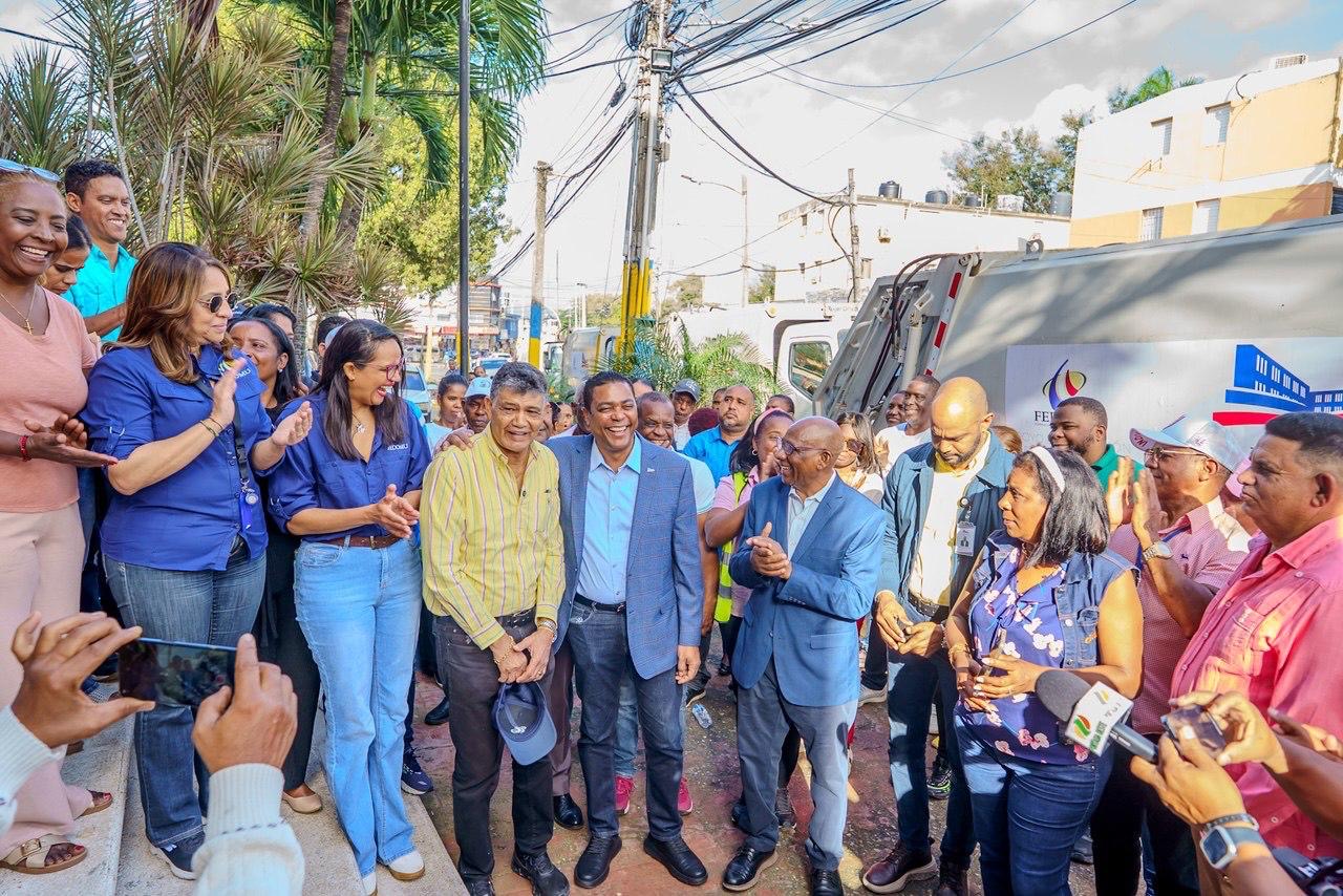LMD acude en apoyo recolección de residuos en el municipio de Santo Domingo Oeste