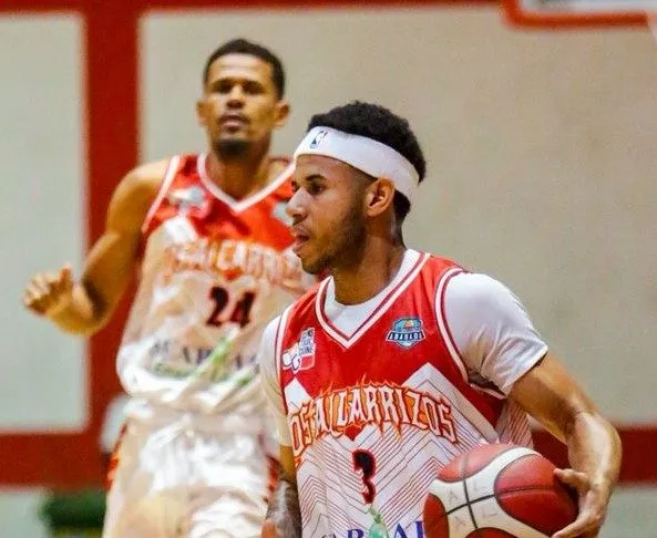 Los Caminantes de Los Alcarrizos vencieron a los Loros Calientes en la continuación del X Torneo de Basket Superior de la Provincia Santo Domingo