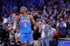 Gilgeous-Alexander rompió un récord que se mantuvo durante más de seis décadas al anotar al menos 20 puntos en 127 partidos consecutivos