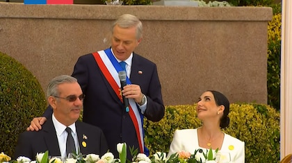 Presidente Kast interrumpe investidura en Chile para felicitar a Abinader y su esposa por aniversario de bodas