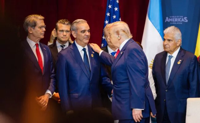 Presidente Abinader y Donald Trump abordaron crisis seguridad haitiana