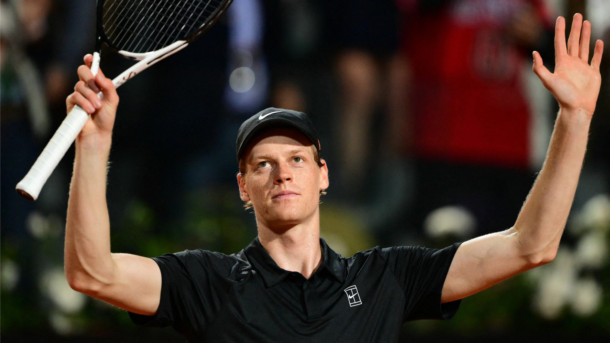 Jannik Sinner el lunes a los octavos de final del Abierto de Miami y superó el récord de Novak Djokovic de sets consecutivos ganados