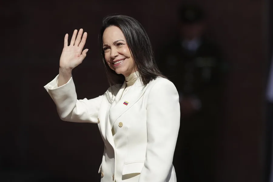 María Corina Machado celebra cambio de mando en Chile