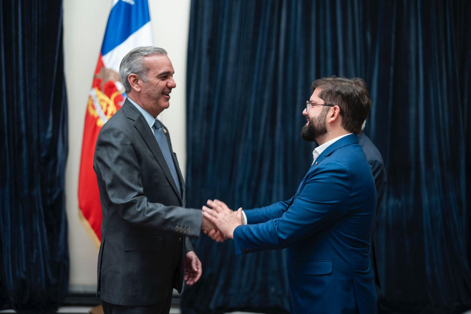 Luis Abinader en Chile: Saludo Protocolar y Investidura