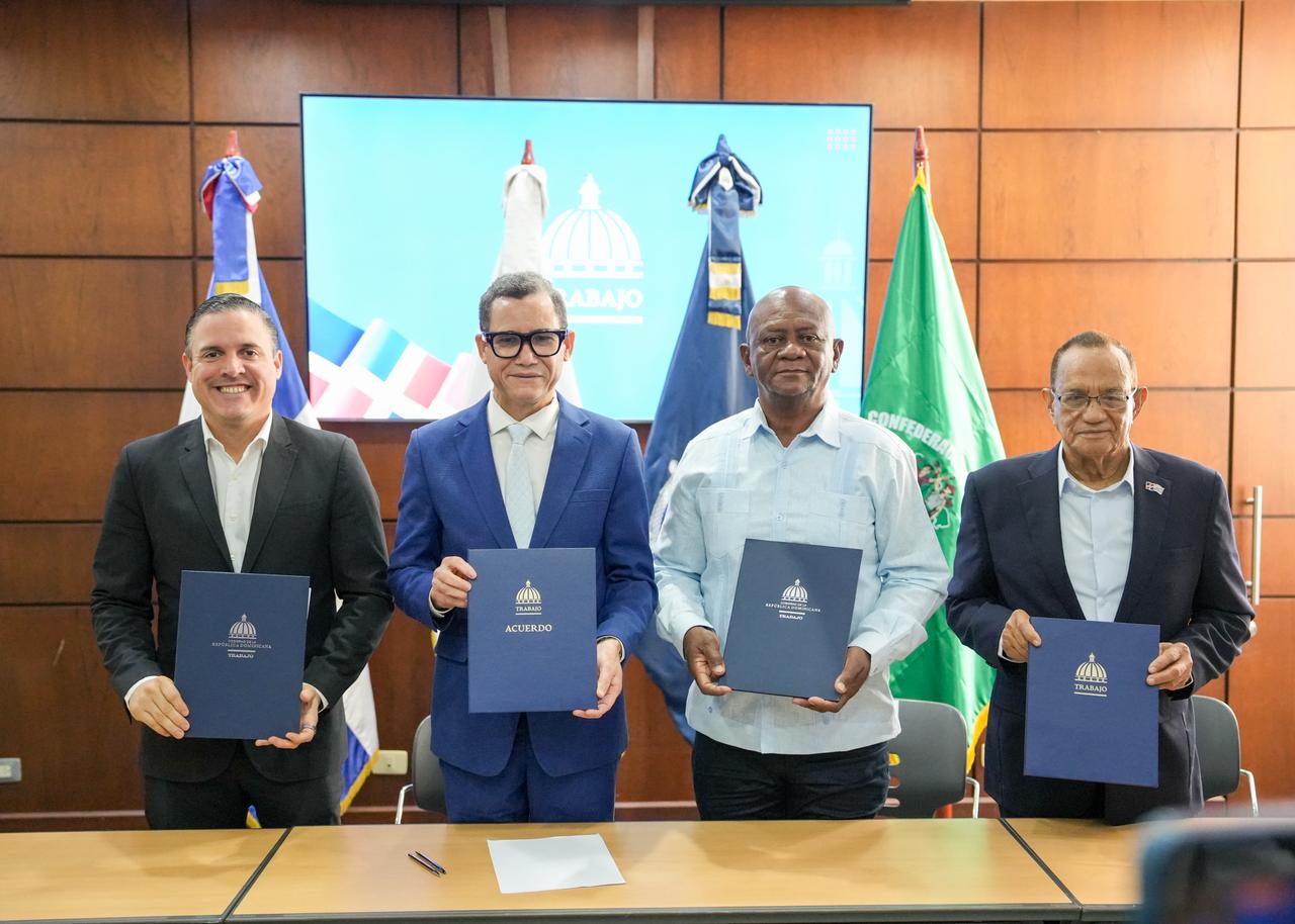 Pacto colectivo histórico para empleados portuarios en RD