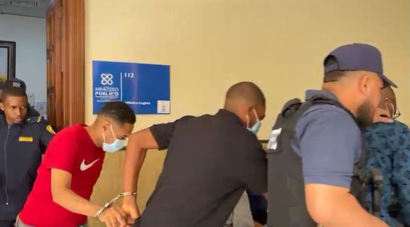 Robo millonario en San Cristóbal: Policías arrestados