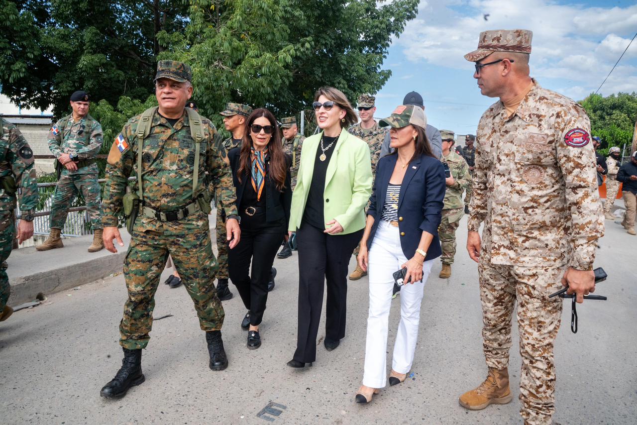 Visita del Ministro de Defensa a Dajabón para Seguridad