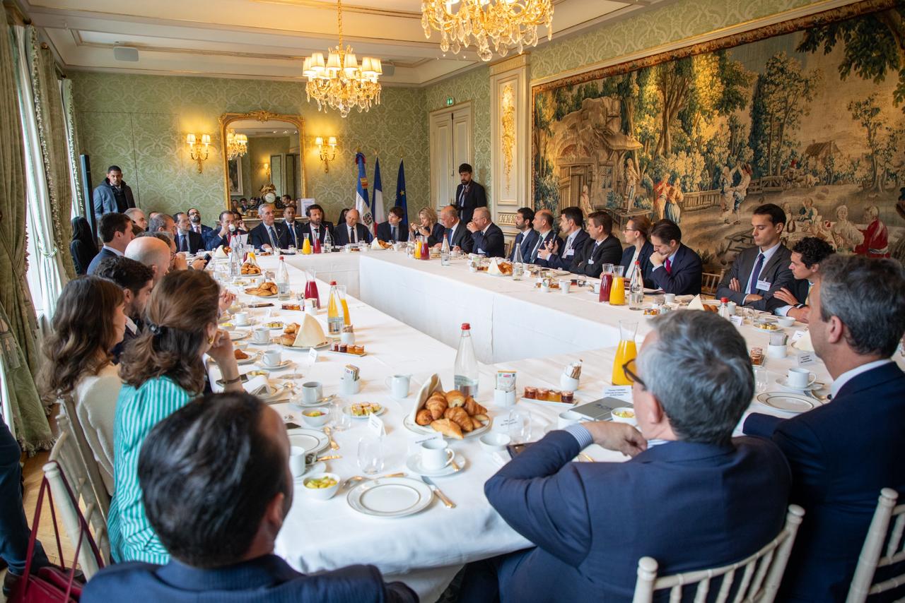 Abinader fortalece lazos con Francia