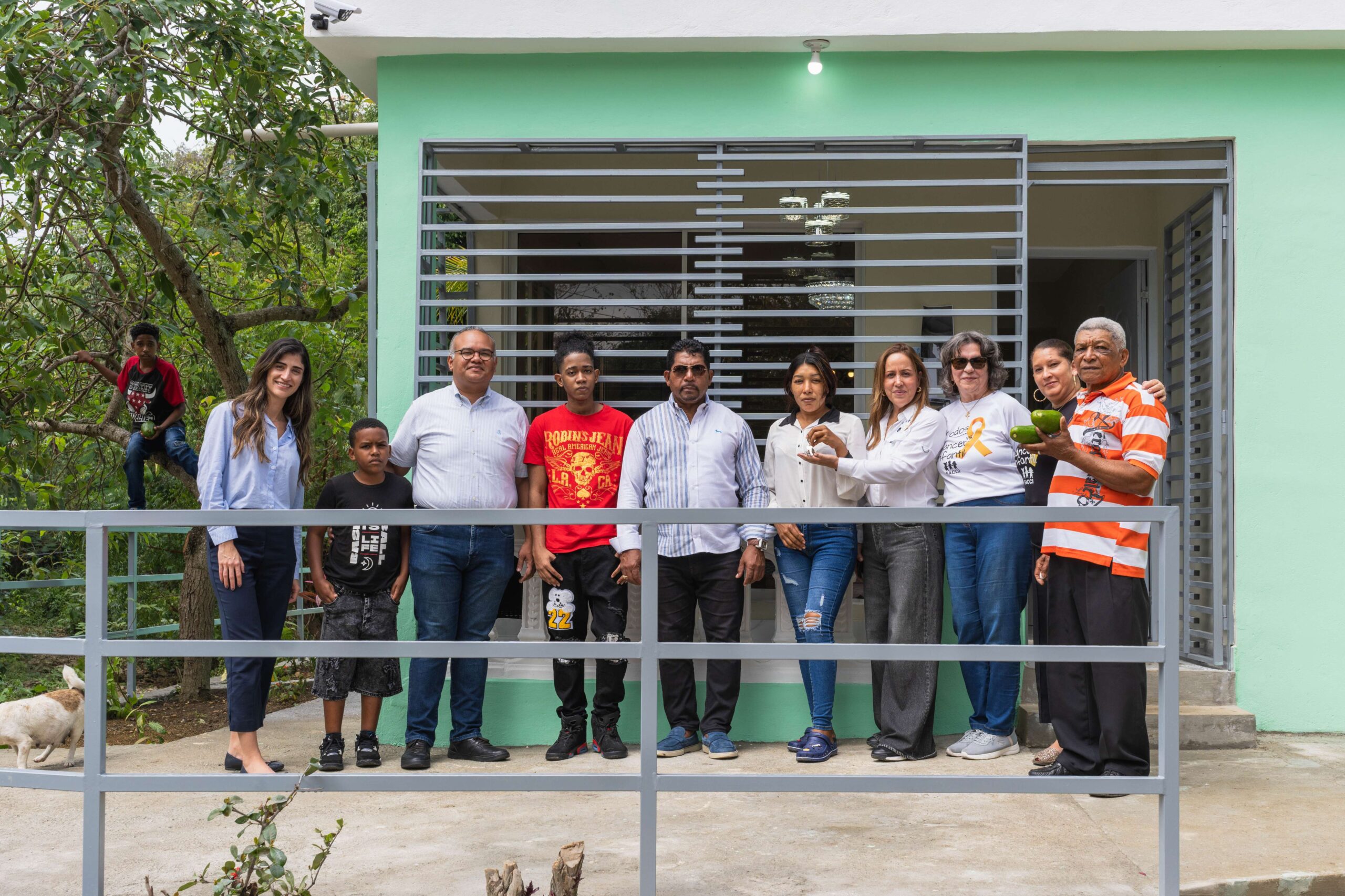 El Banco Popular y FACCI entregan vivienda a familia de joven paciente oncológico en Yaguate
