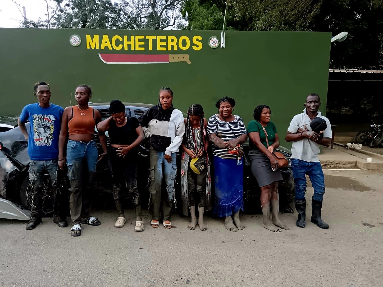 Ejército RD intercepta vehículo con haitianos indocumentados