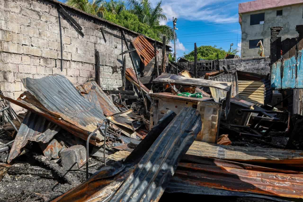 Niño y abuelo mueren en incendio