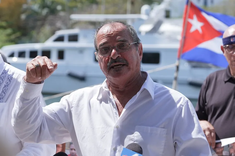 Exiliados cubanos piden a Trump «desconectarse del régimen» y rechazan las reformas económicas