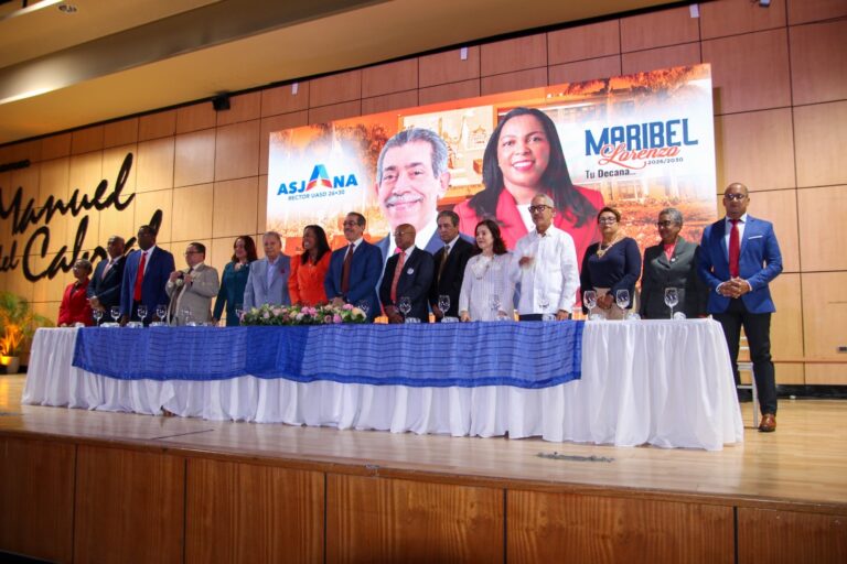 A casa llena, la doctora Maribel Lorenzo Linares presentó una propuesta de transformación para la FCES 2026–2030