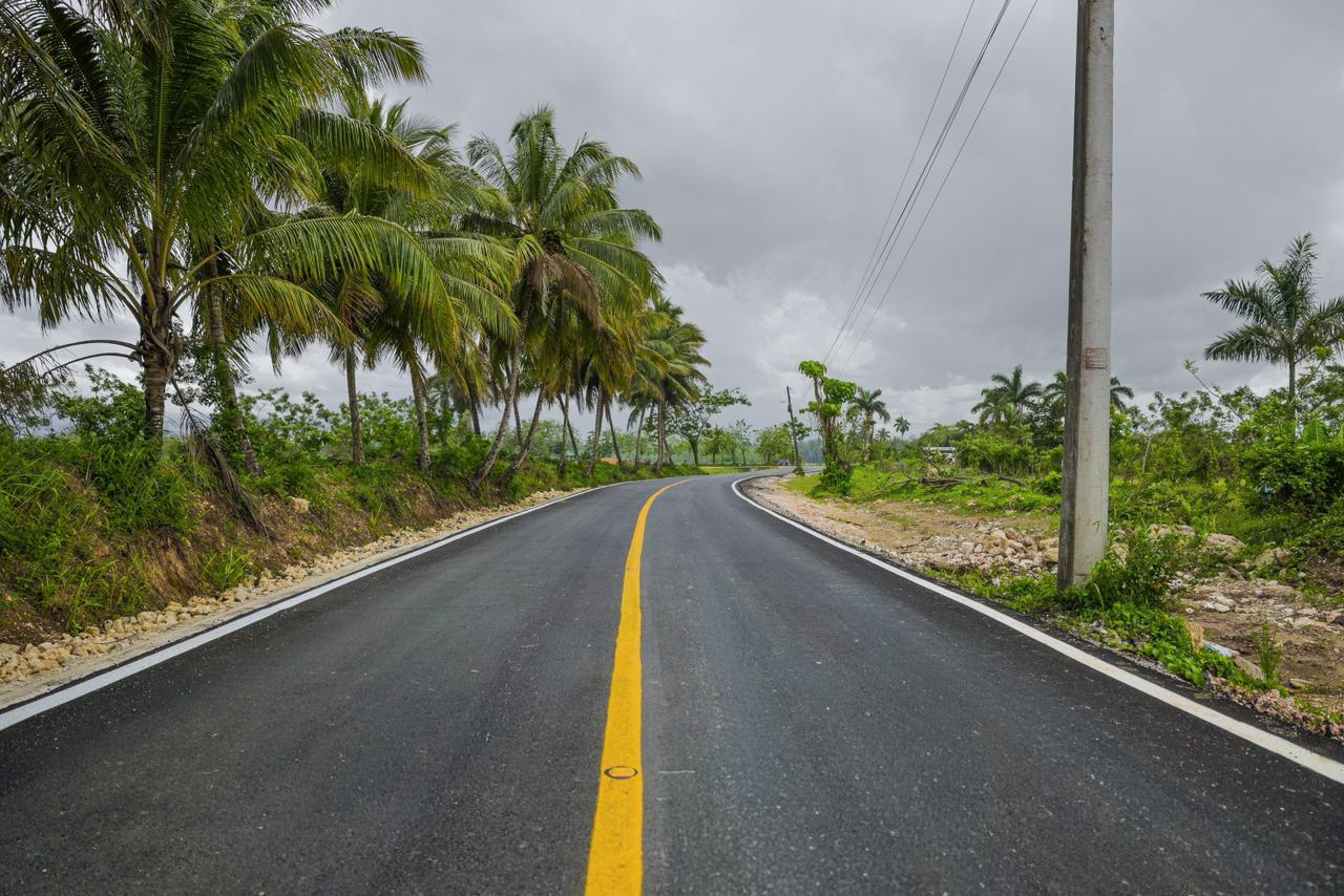 Presidente Abinader entrega Circuito Vial Bajo Yuna y transforma la vida de más de 30 mil personas en el Nordeste