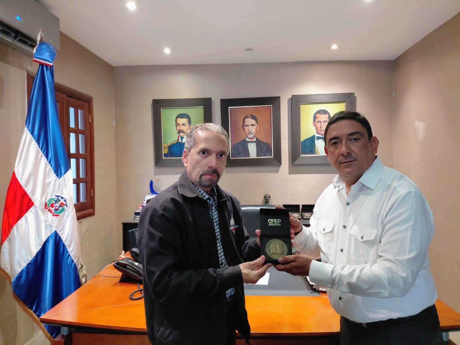 Efemérides Patria rinde homenaje póstumo al comandante constitucionalista Evelio Hernández por 61 aniversario de la Revolución de Abril del ‘65