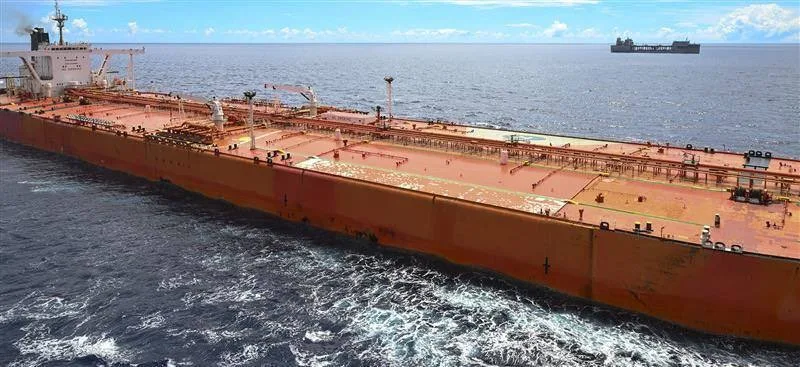 EE.UU. intercepta buque cisterna con crudo iraní