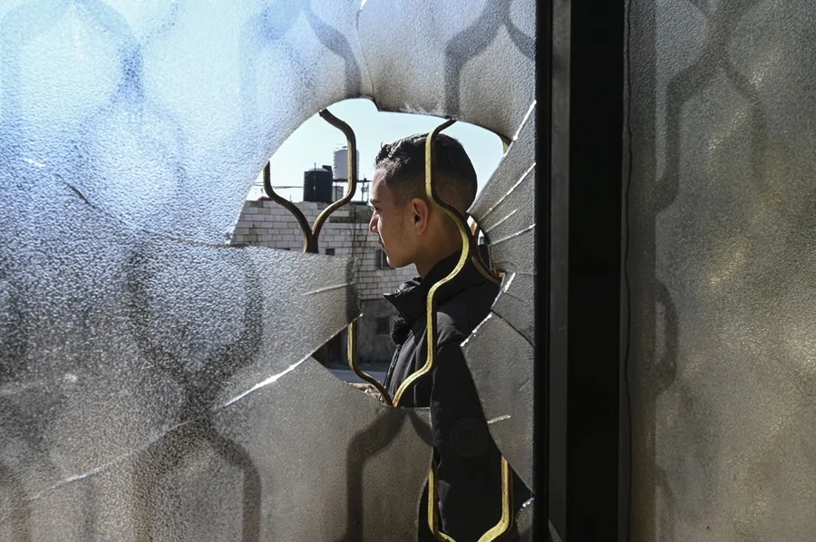 Colonos israelíes matan a dos palestinos en Cisjordania, entre ellos un niño de 13 años cuyo padre ya fue asesinado en 2019