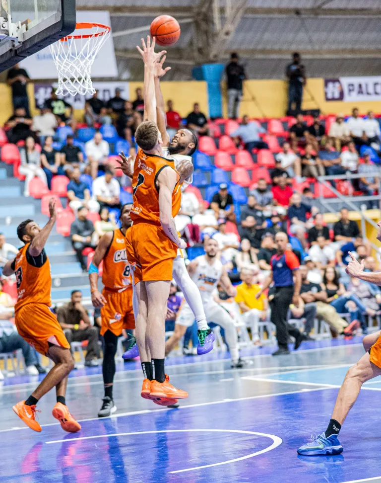 Los Héroes de Moca consiguieron su primera victoria en la Super Liga de Basket tras derrotar a los Cañeros del Este
