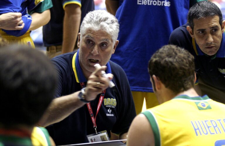 Falleció a los 81 años de edad el técnico español Moncho Monsalve quien dirigió la selección dominicana de basket