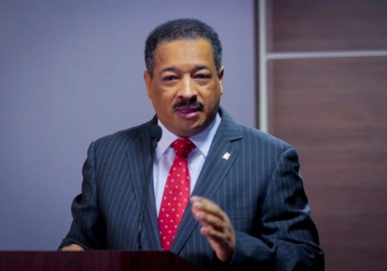 Roberto Rosario: “Si el gobierno no frena el dispendio, que no cuente con FP para dialogar sobre crisis”