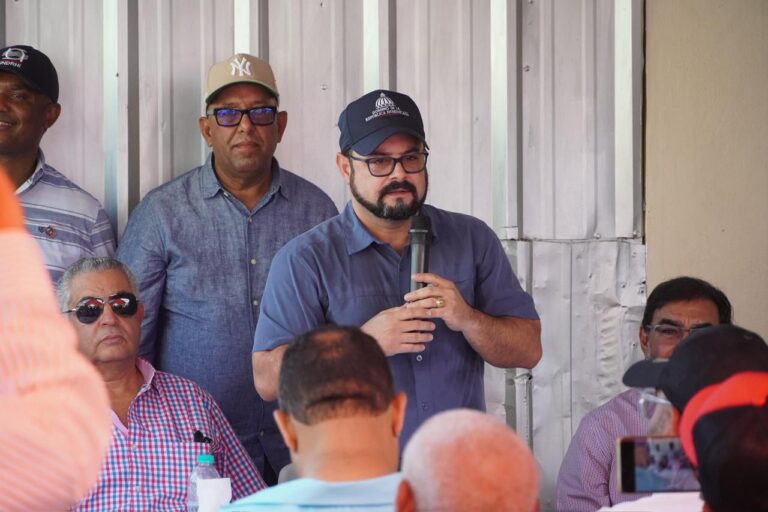 Arranca en Bajo Yuna el Programa de Rehabilitación de Caminos Interparcelarios que ejecutan Obras Públicas, Agricultura e INDRHI