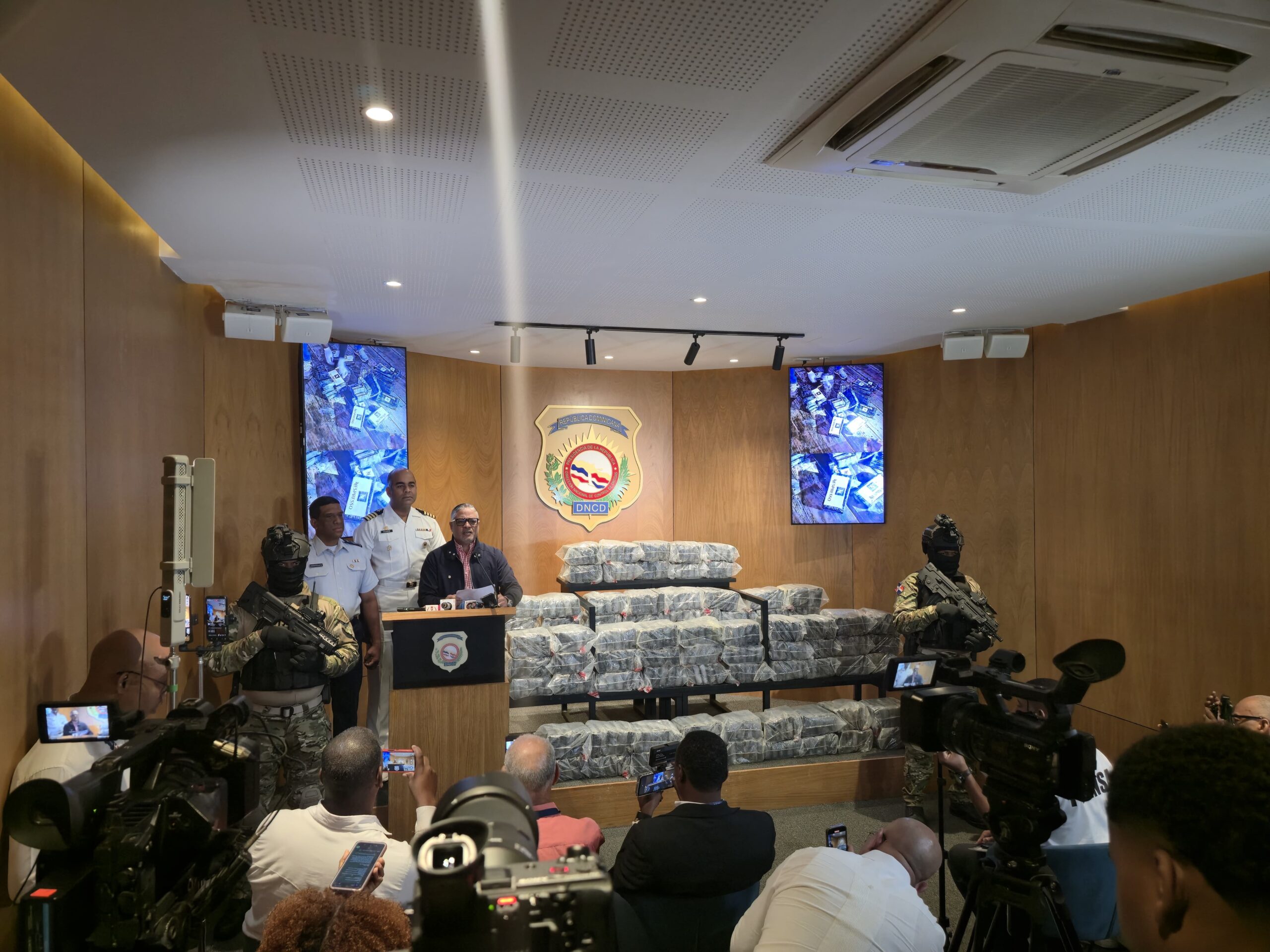 DNCD incauta 375 paquetes de cocaína en Baní, RD