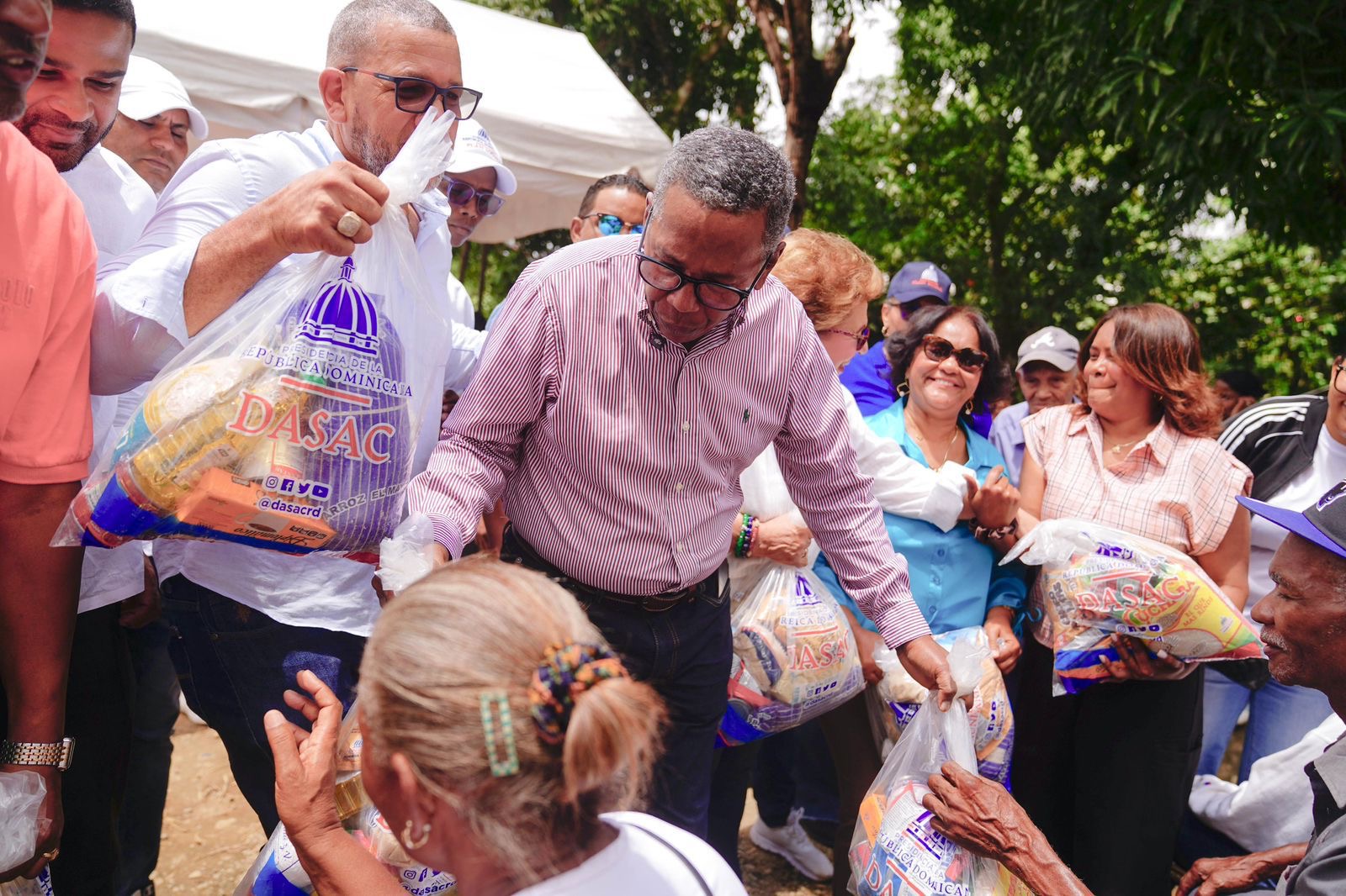 Asistencia del Gobierno tras inundaciones en Villa Altagracia