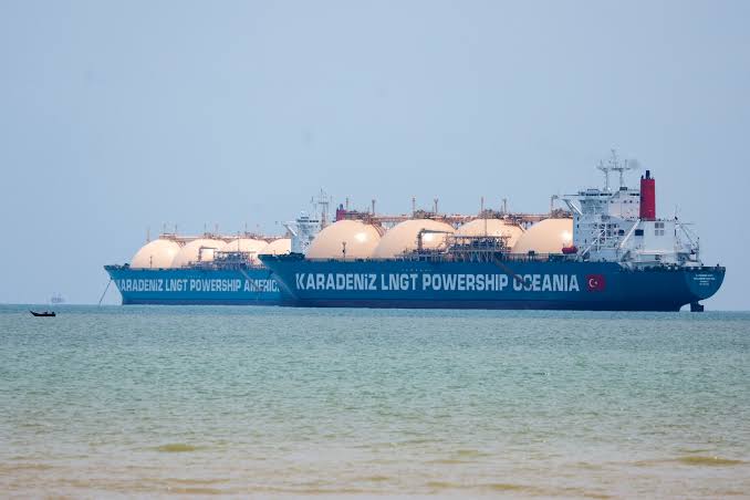 Apertura del estrecho de Ormuz desploma precios del petróleo